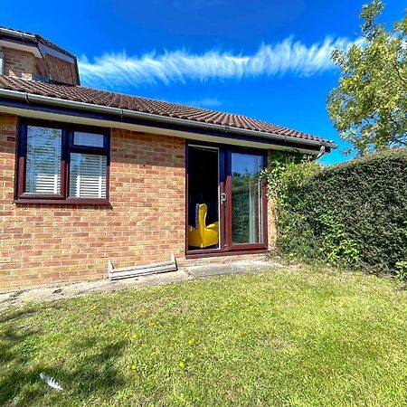 Escape To Tranquil 1 Bed, Poole Βίλα Canford Magna Εξωτερικό φωτογραφία