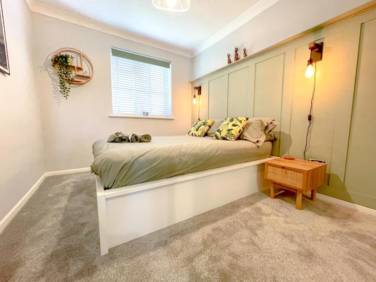 Escape To Tranquil 1 Bed, Poole Βίλα Canford Magna Εξωτερικό φωτογραφία
