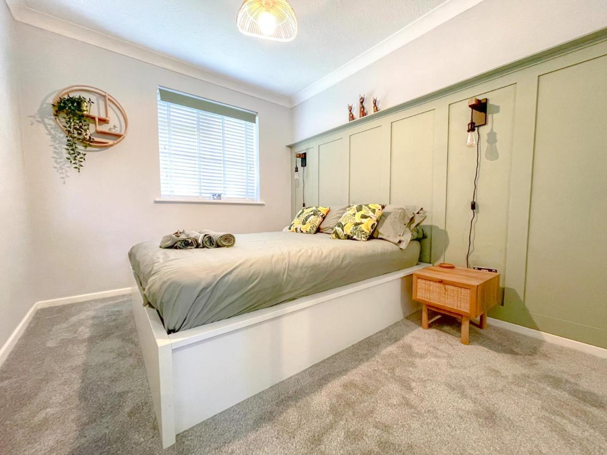 Escape To Tranquil 1 Bed, Poole Βίλα Canford Magna Εξωτερικό φωτογραφία