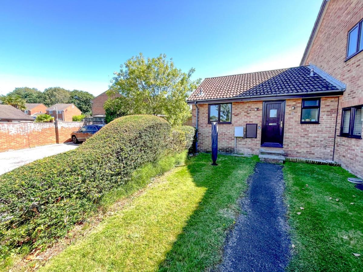 Escape To Tranquil 1 Bed, Poole Βίλα Canford Magna Εξωτερικό φωτογραφία